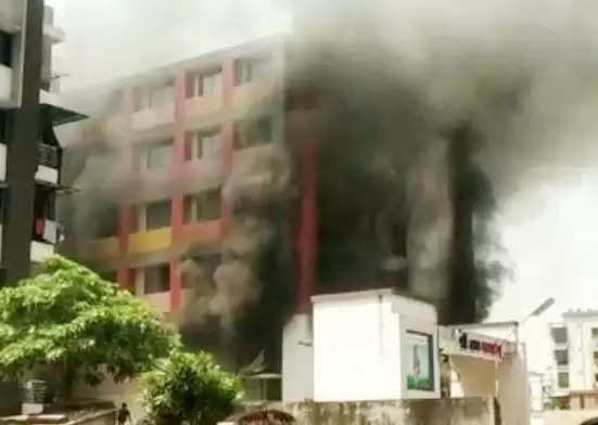 દુર્ઘટના@અમદાવાદ: 5 માળની ઇન્ટરનેશનલ સ્કુલમાં અચાનક આગ, ફાયરની 10 ગાડી ઘટનાસ્થળે