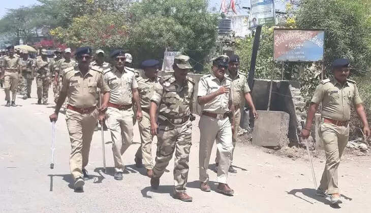 લોકસભા@બનાસકાંઠા: કાંકરેજના શિહોરી ખાતે પોલીસ દ્વારા ફ્લેગમાર્ચ યોજાઈ