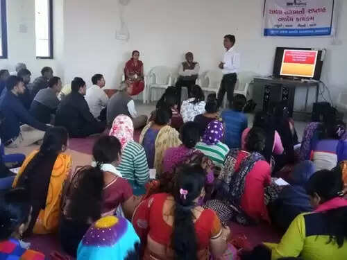 પાટણઃ શાળા સલામતી કાર્યક્રમ પરત્વે ખાનગી શાળાઓના શિક્ષકો-બાળકોને ડિઝાસ્ટર તાલીમ આપવામાં આવી