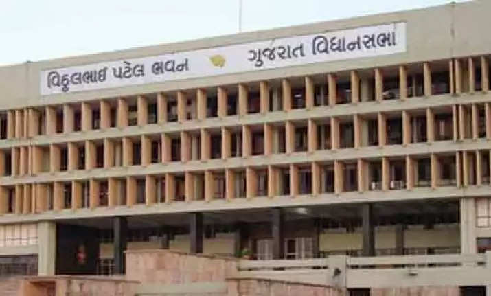 ગુજરાત બજેટ: રાજ્યને નવા 75 ફ્લાયઓવર, વિધવા પેન્શનમાં વધારો