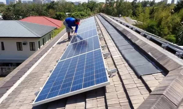 છત પર સોલાર પેનલથી વીજળી ઉત્પન્ન કરવામાં ગુજરાત દેશમાં પ્રથમ