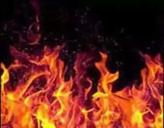 દુર્ઘટના@પોરબંદરઃ ઝૂંપડપટ્ટીમાં આગ લાગતા ત્રણ બાળકો ભસ્મીભૂત