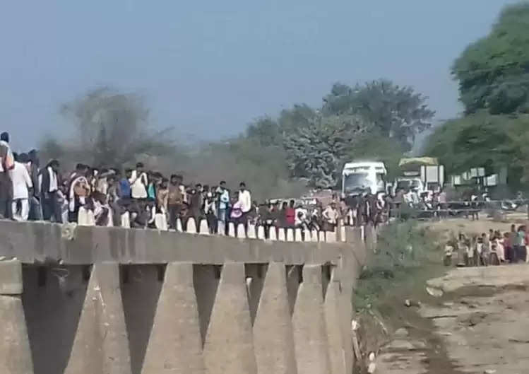 હાહાકાર@રાજસ્થાન: જાનૈયાઓથી ભરેલી બસ નદીમાં ખાબકતાં 24નાં મોત