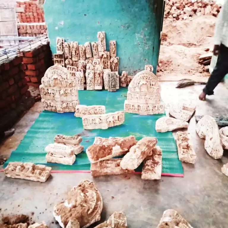 ગાંધીનગર: મકાનના ખોદકામ વખતે બુદ્ધની મૂર્તિઓના અવશેષો મળ્યા