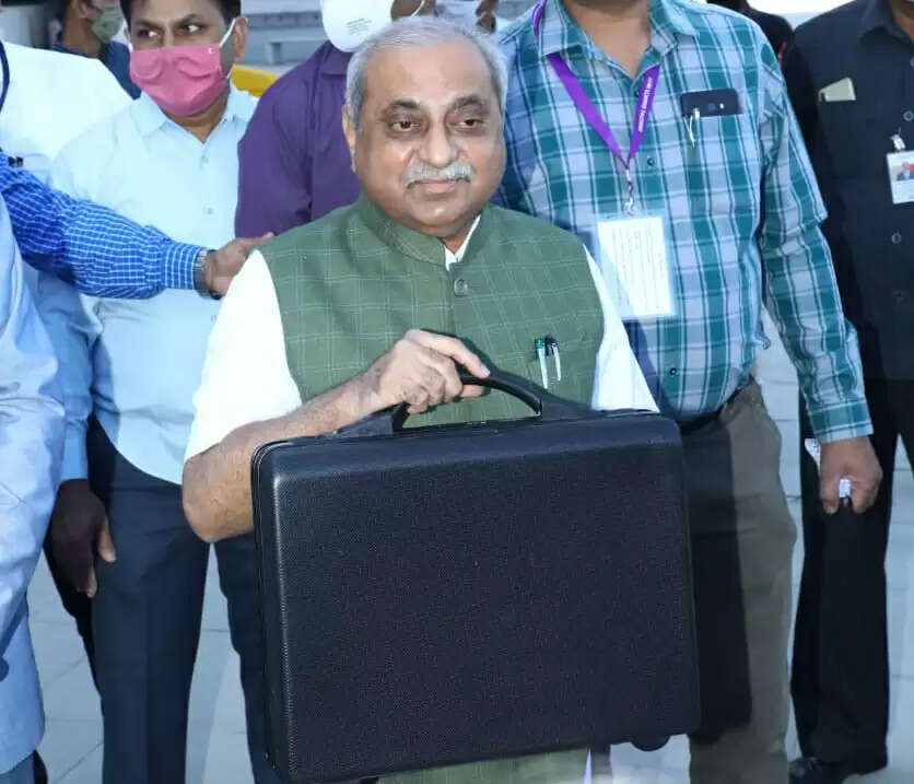 અંદાજપત્ર@ગુજરાત: ઇતિહાસના સૌથી મોટા બજેટમાં સામાન્ય પ્રજાને શું મળ્યું ? જુઓ રીપોર્ટ