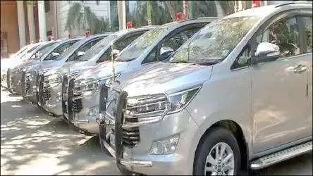 ગુજરાત: નવા મંત્રીઓ માટે 15 ઈનોવા અથવા ક્રેટા કાર ખરીદાશે