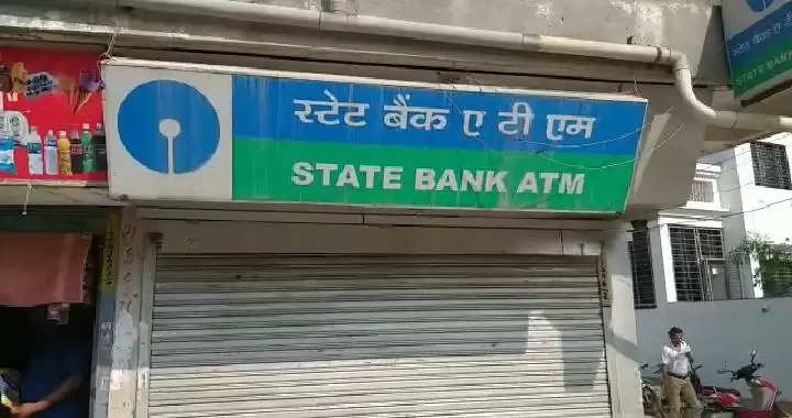હડકંપ@પાલનપુર: કલેક્ટર બંગલા નજીકના 2 ATM તોડી લાખોની ચોરી