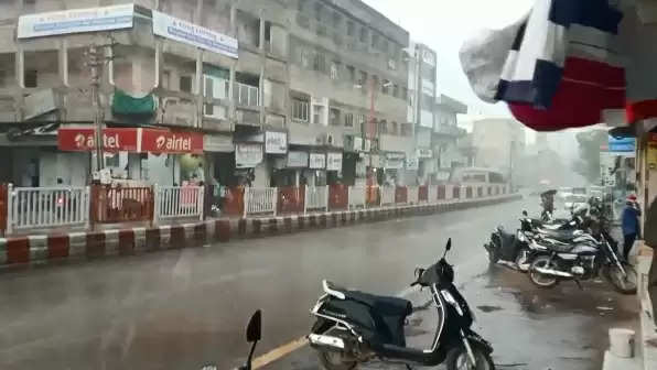 ગુજરાતઃ અંબાલાલ પટેલે કમોસમી વરસાદની આગાહી કરી, આ તારીખે પડી શકે છે માવઠું