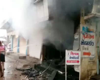 બ્રેકિંગ@ખેરાલુ: વરસાદ વચ્ચે ATMમાં અચાનક આગ લાગી, ફાયર વિભાગે કાબૂ મેળવ્યો