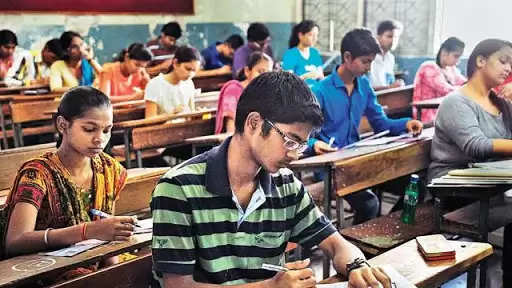 શિક્ષણ@ગુજરાતઃ અંગ્રેજી માધ્યમના પેપર ચકાસવા 80 ટકા ખાનગી શિક્ષકોની મનમાની