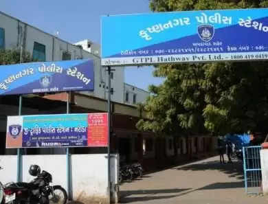 ગુજરાત: બે સાવકા દિકરાએ માતા અને બહેનની છેડતી કરતા પોલીસ ફરીયાદ