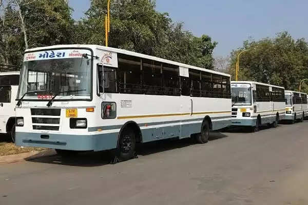 સ્પેશ્યલ@ગુજરાત: ટ્રમ્પના કાર્યક્રમમાં 2200 બસ, રોજીંદા મુસાફરોને હાલાકી