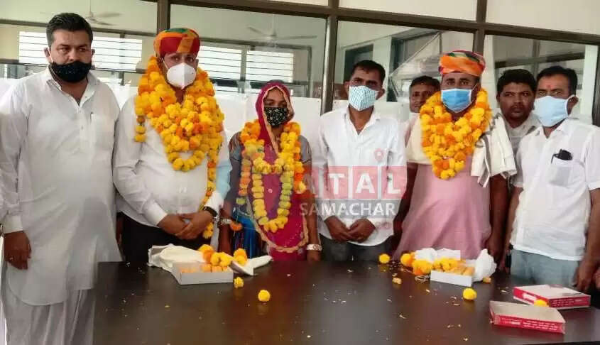 પંચાયત@લાખણી: કોંગ્રેસના 2 સભ્યો ગેરહાજર રહેતાં બીજી ટર્મમાં ભાજપને સત્તા