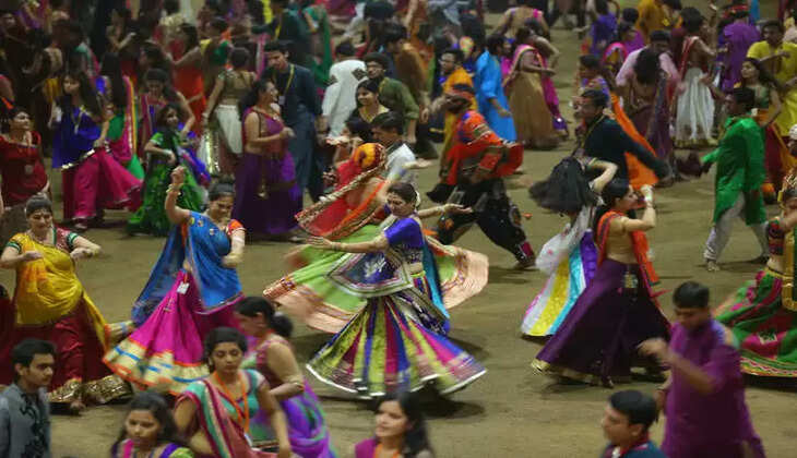 બ્રેકિંગ@ગુજરાત: કોરોનાના કેસો ઘટતાં ગરબા માટે મળશે મંજૂરી ? જાણો સરકાર શું લઇ શકે નિર્ણય ?