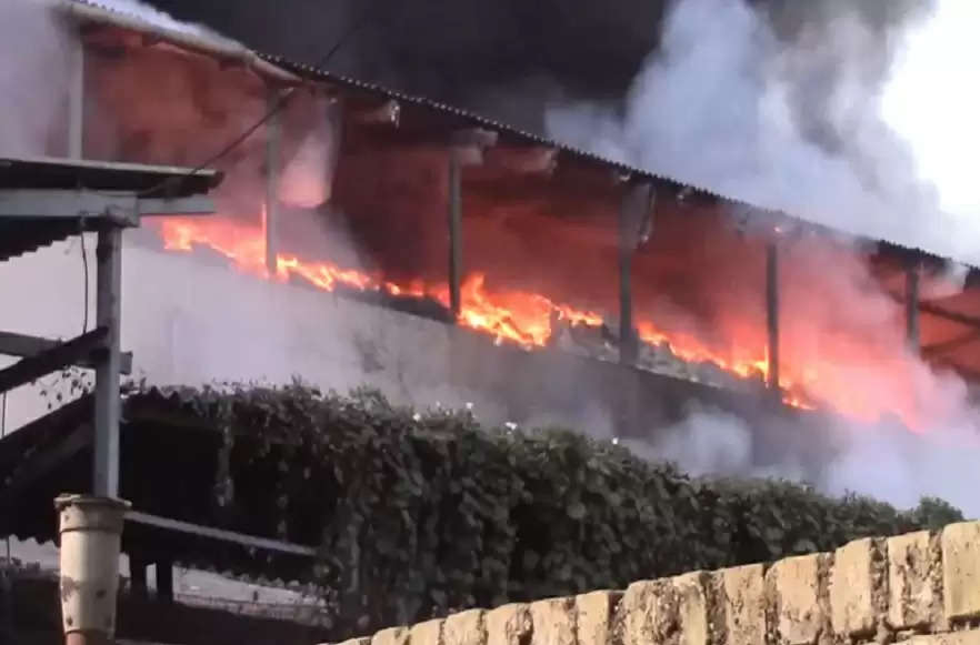 બનાવ@સુરતઃ કાપડના કારખાનામાં ભીષણ આગ, ફાયરનો 1 કર્મચારી ગંભીર રીતે ઘાયલ