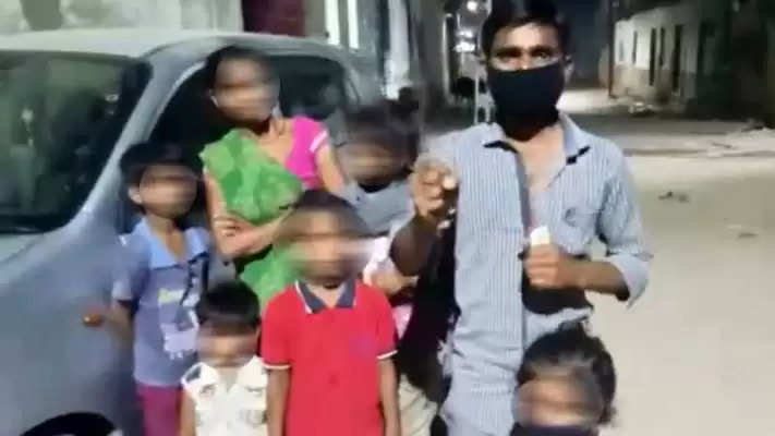 સિદ્ધપુર: લોકડાઉનમાં ભૂખ્યા બાળકો સાથે ગરીબ યુવક પહોંચ્યો પોલીસ સ્ટેશન