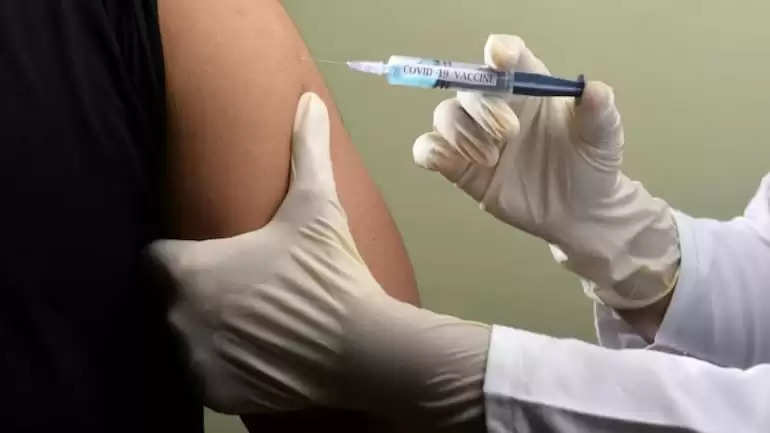 આરોગ્ય@અમદાવાદ: આજે 45 હજાર રસી આપવાનો ટાર્ગેટ, સવારથી જ લાંબી લાઈનો લાગી