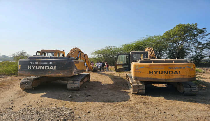 રિપોર્ટ@મોરબી: ખનીજ ચોરી ઝડપી લઈને હિટાચી-લોડર માચીન તેમજ ડમ્પર અને ટ્રેક્ટર સહિતનો મુદામાલ જપ્ત