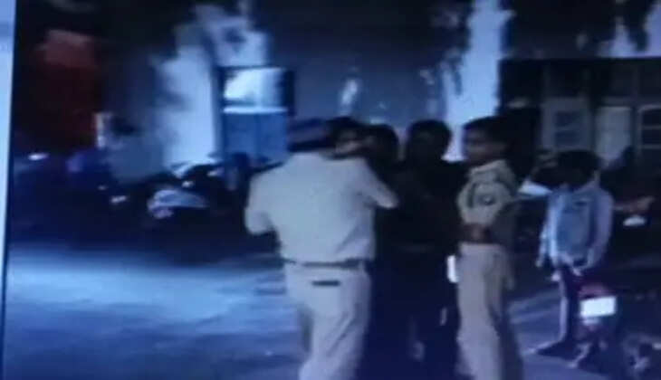 બનાવ@વડોદરા: આંતરિક વિખવાદમાં બે પરિવારો વચ્ચે જાહેરમાં મારામારી થઇ, જાણો સમગ્ર ઘટના એકજ ક્લિકે