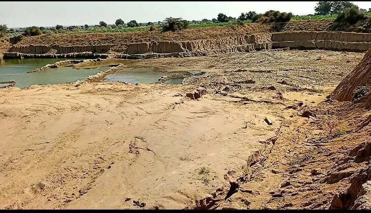 સાંતલપુર માટી ખનન