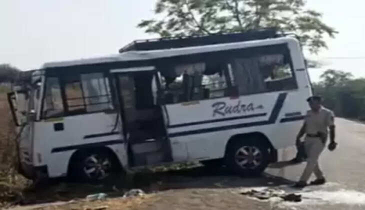 મીની બસ