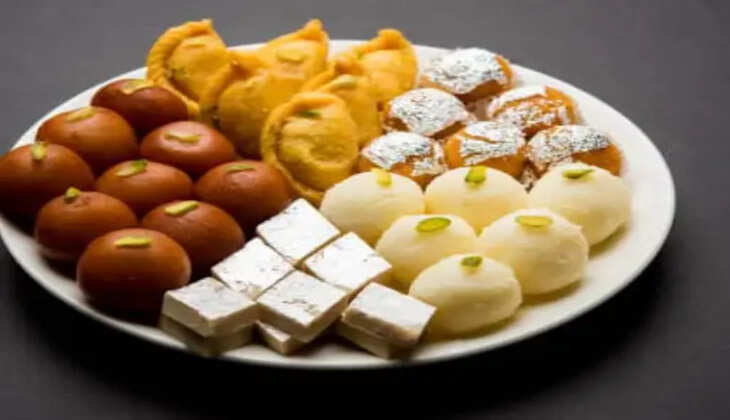 રિપોર્ટ@અમદાવાદ: દિવાળીમાં હોલસેલના ભાવે મીઠાઈ અને ફરસાણ લેવા માટે આ જગ્યાએ ફટાફટ પહોંચો