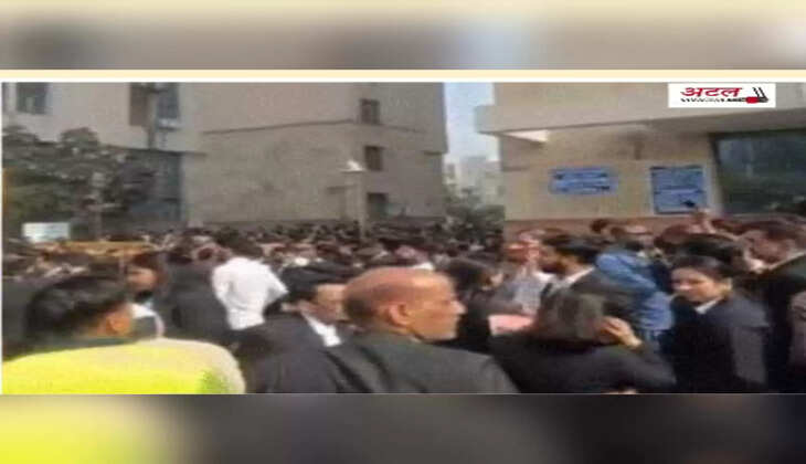 અપડેટ@દિલ્હી: 3 કોર્ટ અને 2 સ્કૂલોને બોમ્બથી ઉડાવી દેવાની ધમકી, જાણો વધુ વિગતે 