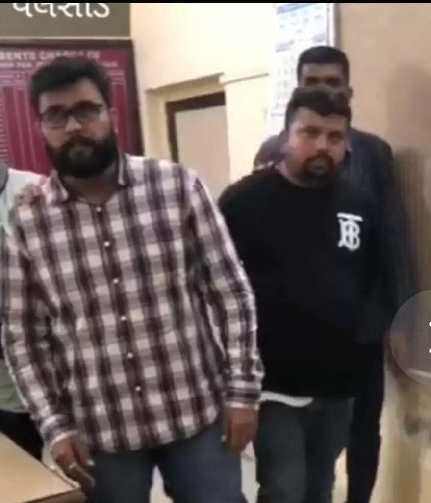 વલસાડના લાંચિયા ઈજનેરો