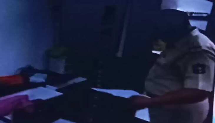 The smugglers entered the office by breaking the gunsuratgrill and carried out the theft