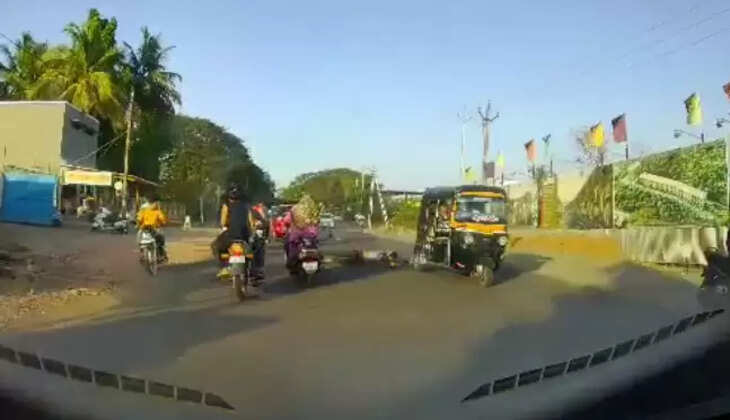 Valsad Car Accident Viral Video