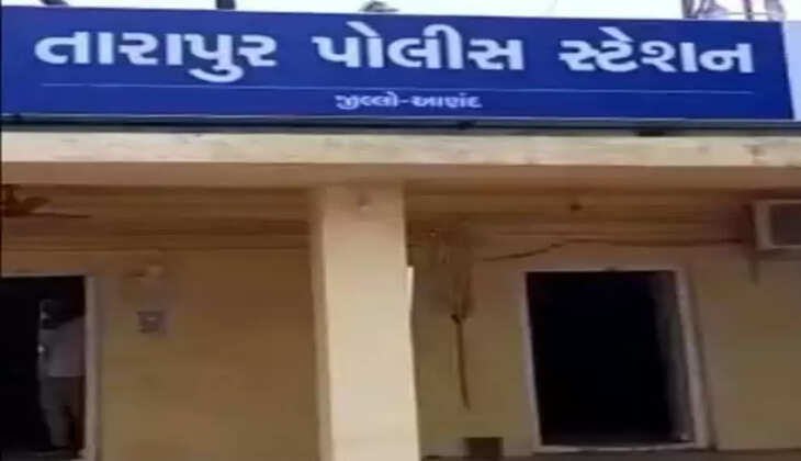 રિપોર્ટ@આણંદ: માથાભારે યુવકે પોતાની જ માતાને ગડદાપાટુનો મારમારી ઘરમાં તોડફોડ કરી