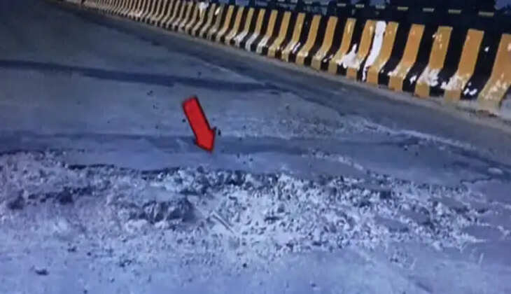 રિપોર્ટ@બનાસકાંઠા: ત્રણ વર્ષથી પણ ઓછા સમયમાં જ રેલવેના ઓવરબ્રિજ પર ગાબડા જોવા મળ્યા