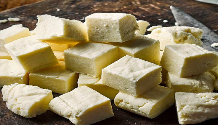 Three shops selling Arogyagujarat Paneer have been licensed in detail