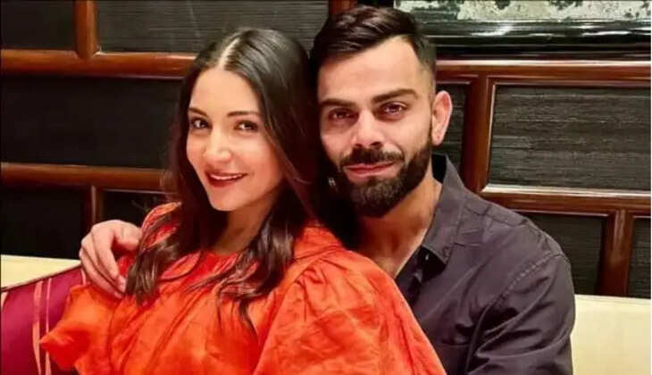 જો કે, થોડા સમય પછી, તેણે કહ્યું કે આ “ખોટી માહિતી” છે અને દૈનિક ભાસ્કરને કહ્યું, “મેં તે જ સમયે એક ભયંકર ભૂલ કરી, ખોટી માહિતી શેર કરી, જે બિલકુલ સાચી ન હતી.”તાજેતરમાં, વિરાટ કોહલી ઇંગ્લેન્ડ સામેની ટેસ્ટ શ્રેણીમાંથી ખસી ગયો હતો, જેના કારણે ઘણા લોકો એવું અનુમાન કરે છે કે આ કપલ ખરેખર બાળકની અપેક્ષા રાખી રહ્યું છે.  2018ની ‘ઝીરો’ બાદ અનુષ્કા શર્માની કોઈ ફિલ્મ રિલીઝ થઈ નથી. અભિનેત્રી આગામી સમયમાં ક્રિકેટર ઝુલન ગોસ્વામીની બાયોપિક ‘ચકડા એક્સપ્રેસ’માં જોવા મળશે.આ કપલએ જાન્યુઆરી 2021માં તેમની પુત્રી વામિકાને આવકારી હતી. વિરાટ અને અનુષ્કાએ ઘણા વર્ષો સુધી એકબીજાને ડેટ કર્યા બાદ 2017માં લગ્ન કર્યા હતા.