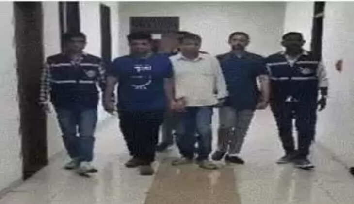 રિપોર્ટ@ગુજરાત: SGSTના 2 અધિકારી અને વહીવટદારને 1.25 લાખની લાંચ લેતા ACBએ રંગે હાથે ઝડપી પાડ્યાં