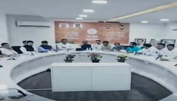 રાજકારણ@દેશ: નવા CMની જાહેરાત, ભાજપમાંથી 19, NCPમાંથી 7 અને શિવસેનામાંથી 5 મંત્રીઓ બની શકે છે