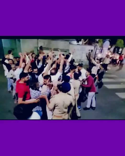વિરોધ@રાજકોટ: ભાજપના કાર્યાલયના ઉદ્ઘાટન વખતે ક્ષત્રિય સમાજે રૂપાલા હાય હાયના નારા લગાવ્યા