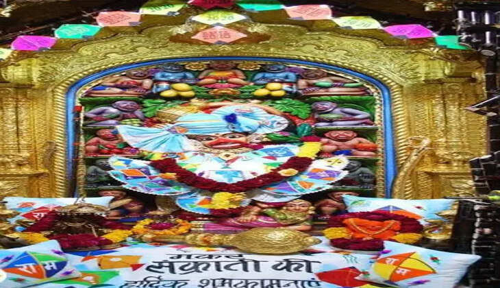 આજે હનુમાન દાદાને પતંગ, દોરા અને ચીકી ,લાડુ નો ભવ્ય શણગાર કરવામાં આવ્યો છે.