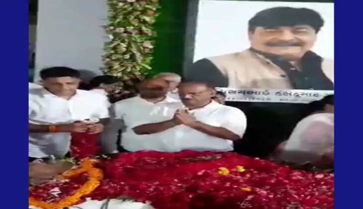 દુ:ખદ@દેશ: કોંગ્રેસના દિગ્ગજ નેતા ચિરાગ ઝવેરીનો અંતિમ સંસ્કાર કરવામાં આવ્યો