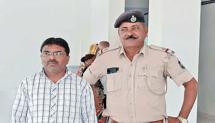 ક્રાઈમ@ અમદાવાદ: લંપટ શિક્ષકે વિદ્યાર્થિનીની છેડતી કરી હોવાની ઘટના બહાર આવી