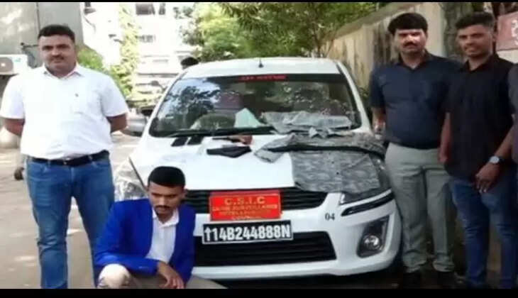 નકલી અધિકારી