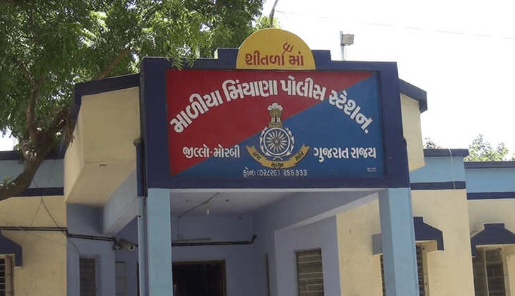 બનાવ@માળિયા: ડમ્પર સાથે એકટીવા અથડાતા અકસ્માતમાં 1 યુવાનનું મોત  નીપજ્યું