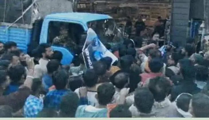 રિપોર્ટ@દેશ: વૈષ્ણોદેવી રોપવે પ્રોજેક્ટ વિરુદ્ધ સ્થાનિક દુકાનદારો અને મજૂરોએ વિરોધ પ્રદર્શન કર્યું