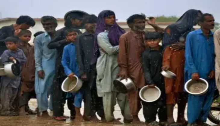 The cyclone has caused heavy damage in PakistanWhat is the