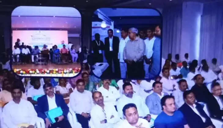 અપડેટ@ગુજરાત: સમિટ યોજાઈ જેમાં જિલ્લાના 1005 ઉદ્યોગકારોએ રાજ્ય સરકાર સાથે રૂ.1196 કરોડના MOU કર્યા હતા,11200 વ્યક્તિઓને રોજગારી મળશે.