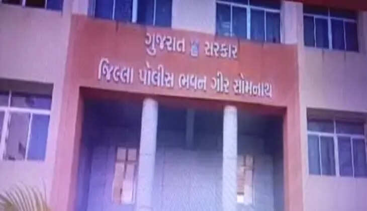  કૌભાંડ@ગુજરાત: 1200 રૂપિયામાં આધાર કાર્ડ કાઢી આપવાનું કૌભાંડ ઝડપાયુ, જાણો વિગતે 