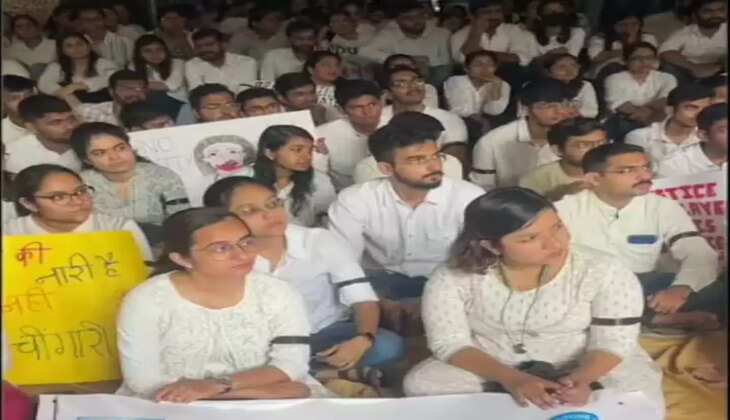 વિરોધ@દેશ: જુનિયર મહિલા ડોક્ટર પર દુષ્કર્મ અને હત્યાની ઘટનામાં ડોક્ટર્સની હડતાળનો ત્રીજો દિવસ