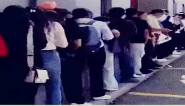 અપડેટ@કેનેડા: રેસ્ટોરન્ટમાં વેઈટર અને સર્વન્ટની નોકરી માટે લાંબી લાઈન, 2 દિવસમાં 3000 લોકો ઇન્ટરવ્યૂ આપવા પહોંચ્યા