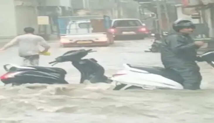 વરસાદ@ધોરાજી: માત્ર 2 કલાકમાં 9 ઈંચ વરસાદથી સર્વત્ર પાણી જ પાણી, જળબંબાકારથી જનજીવનને અસર